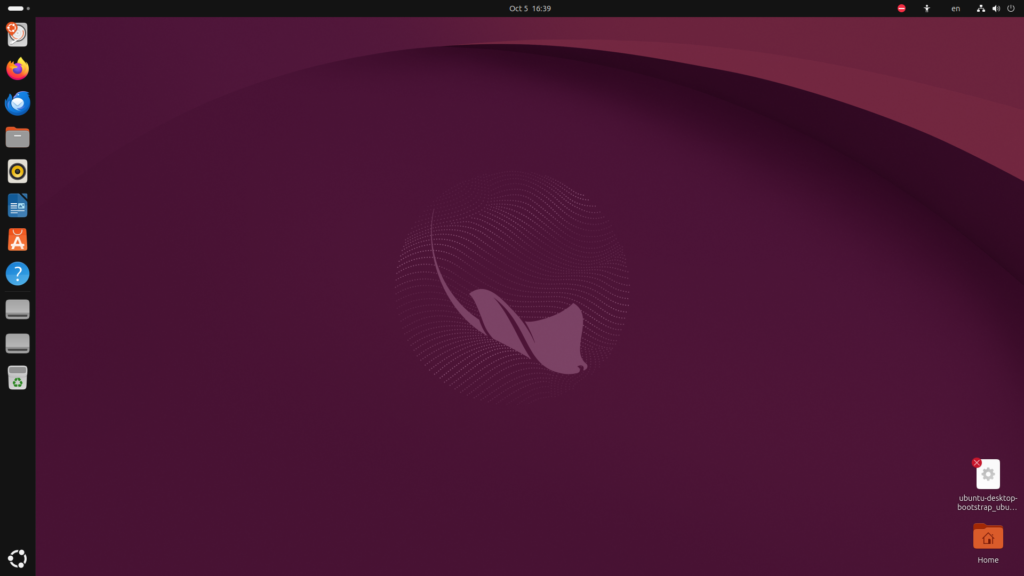 The Ubuntu 26.10 beta live desktop with the installer closed